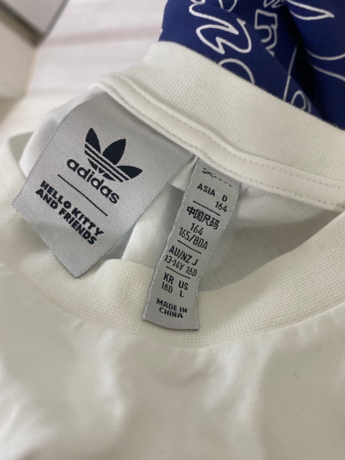아디다스 X 헬로키티 반팔 티셔츠 상품이미지3