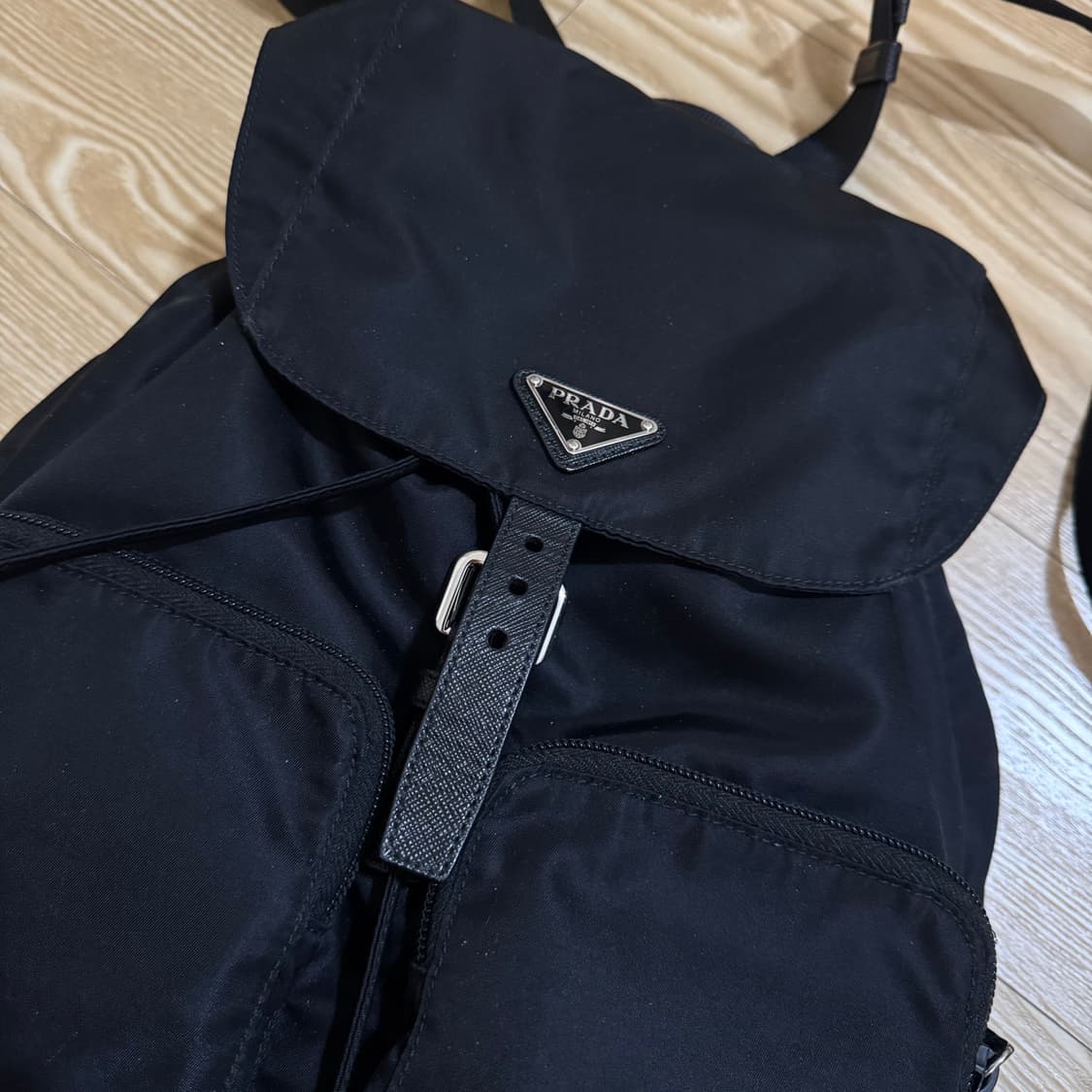 프라다 백팩 미듐 상품이미지4