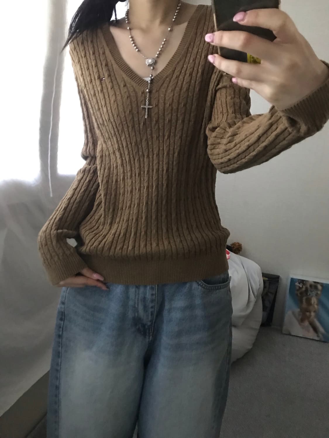 타미힐피거 베이지 브이넥 니트 상품이미지1