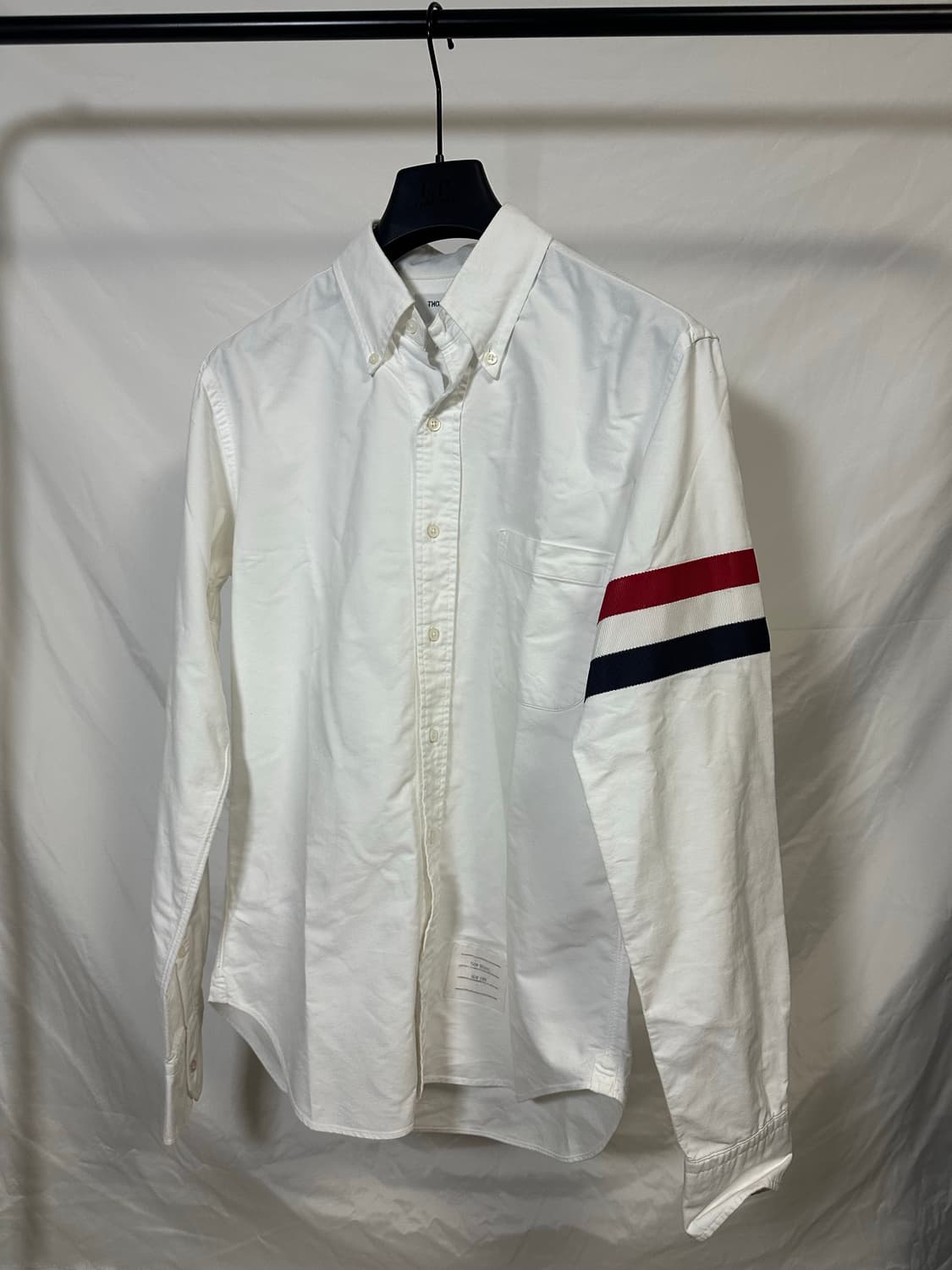 톰브라운 3선 완장 셔츠 화이트 (3) 상품이미지1
