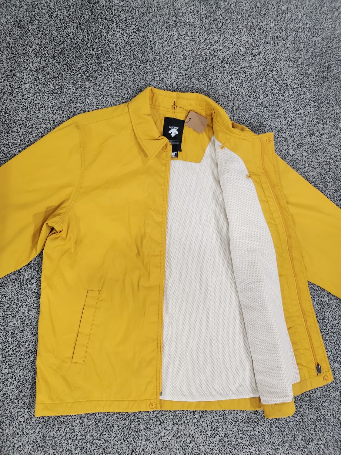 데상트 옐로우 경량 자켓 M 상품이미지2