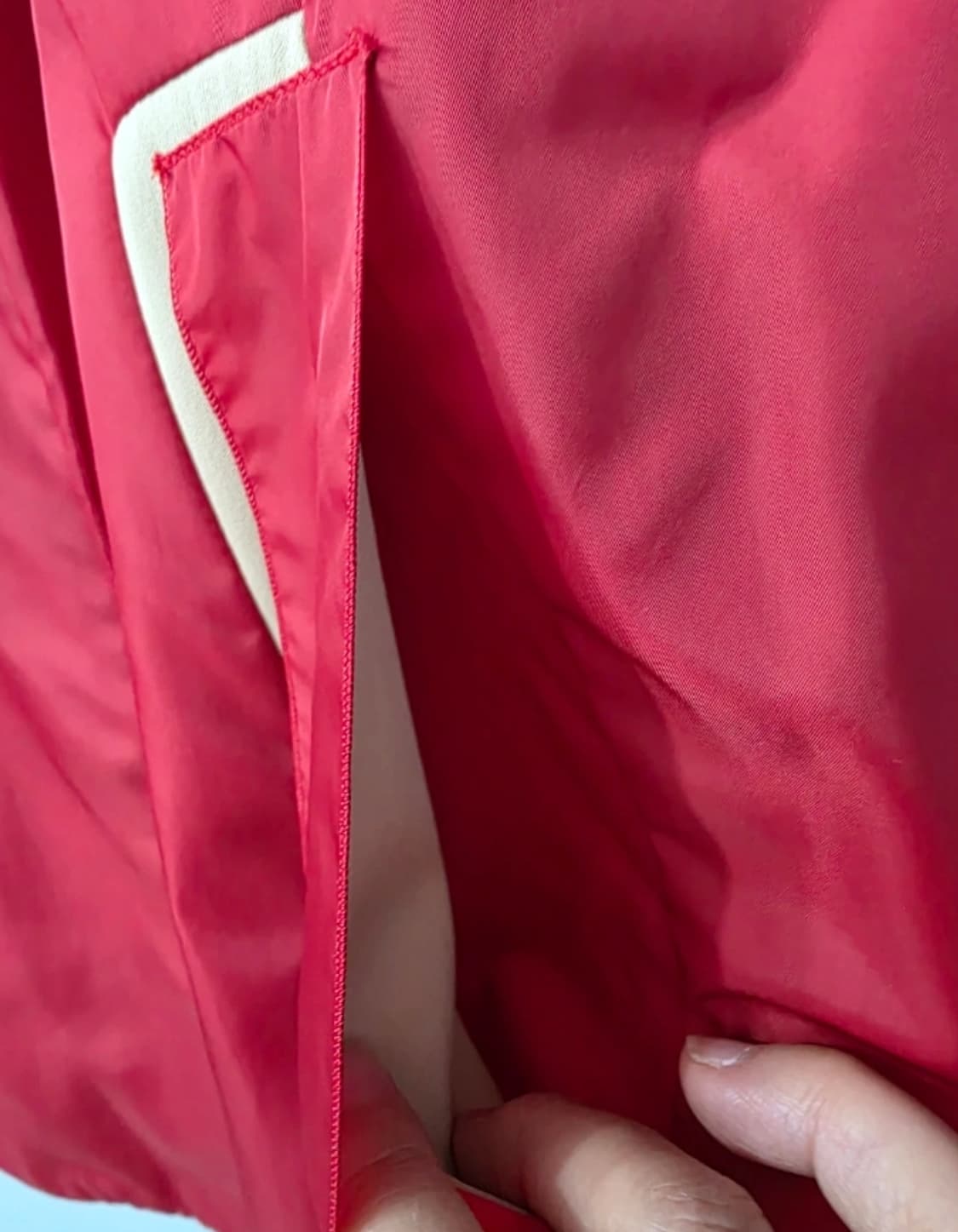 르베이지 폴리에스터 레드 코트~66 상품이미지8