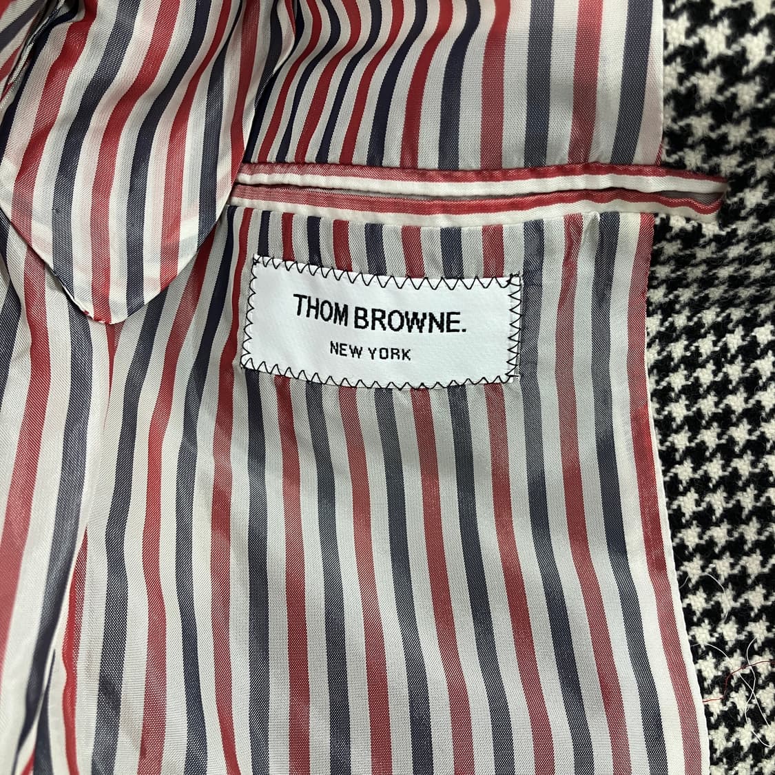 톰브라운 하운드투스 패턴 울코트  상품이미지3