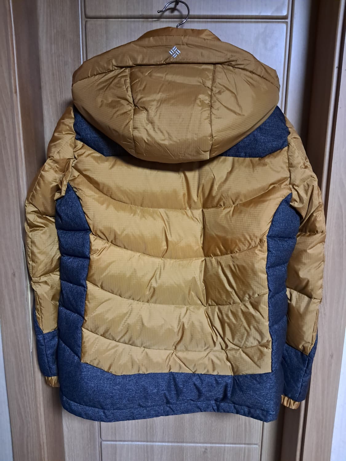 컬럼비아 여성 숏패딩 M 상품이미지3