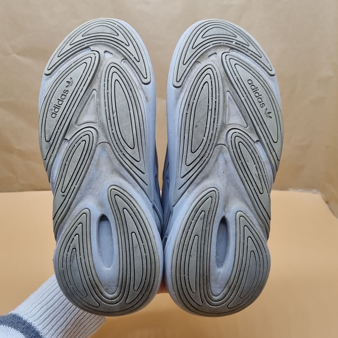 아디다스 오젤리아 그레이 여성운동화235. 상품이미지3