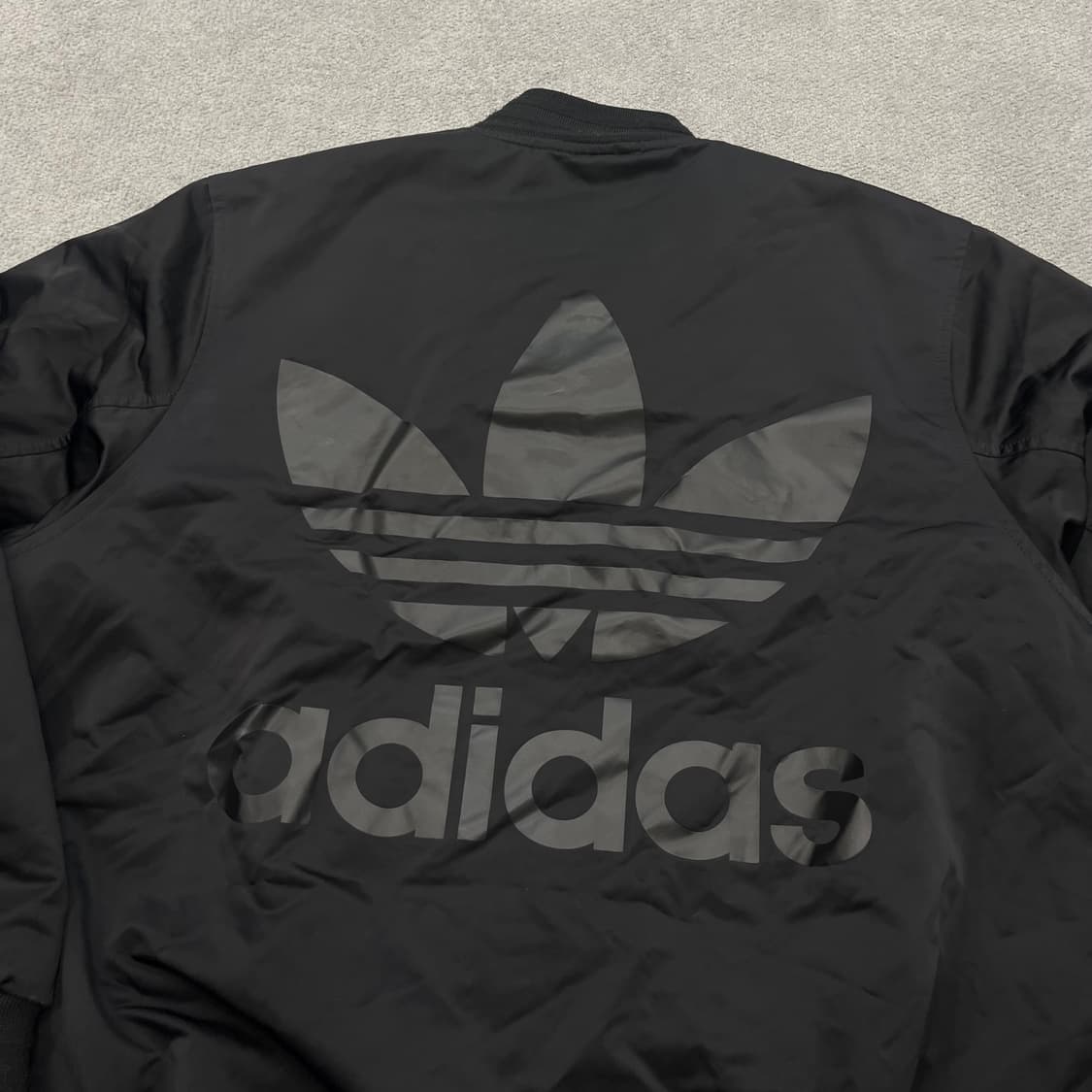 100 아디다스 빅로고 블랙 봄버자켓 상품이미지5