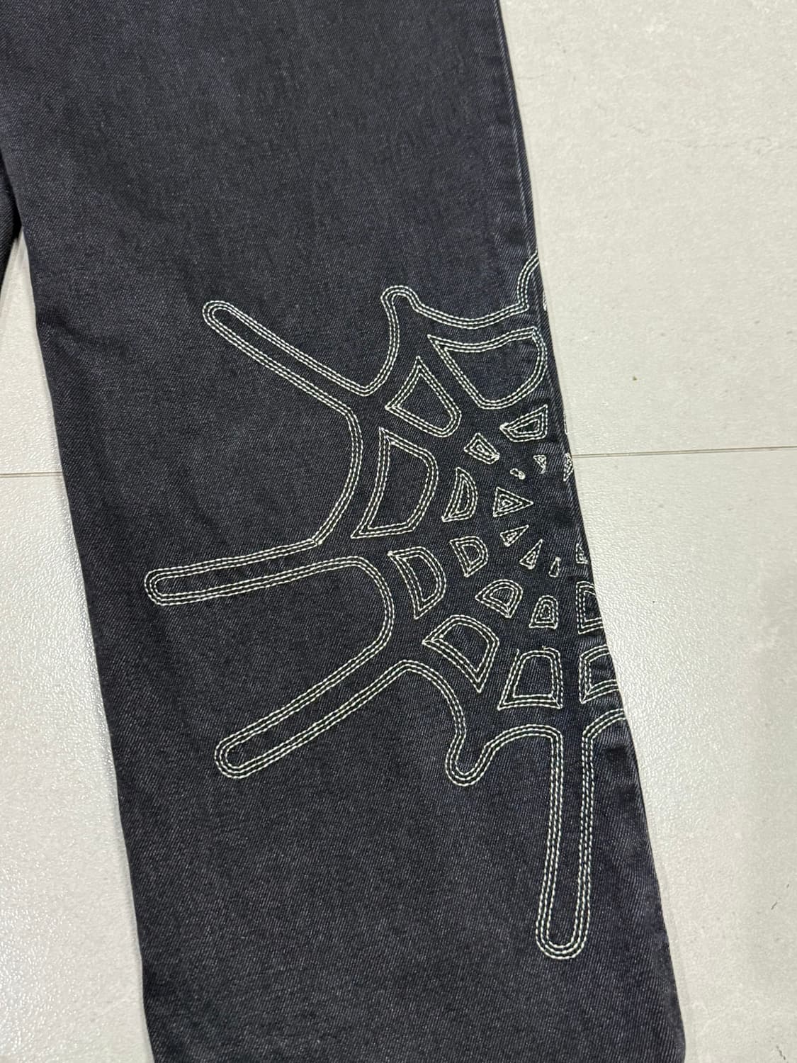 디스이즈네버댓 아카이브 거미줄 자수 데님 스케이터 바지 새 상품 상품이미지5