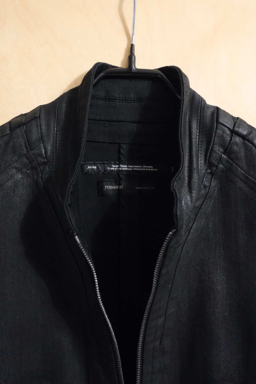 JULIUS Seamed Coated Jacket 상품이미지3