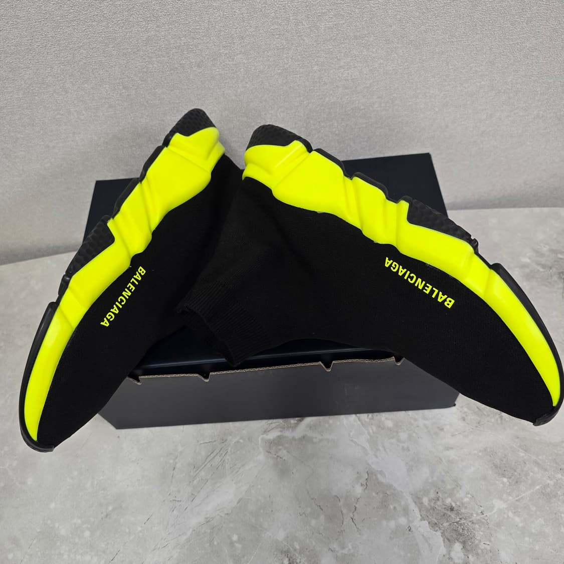 발렌시아가 스피드러너 스니커즈 신발 42사이즈 270 275 형광 판매 상품이미지4