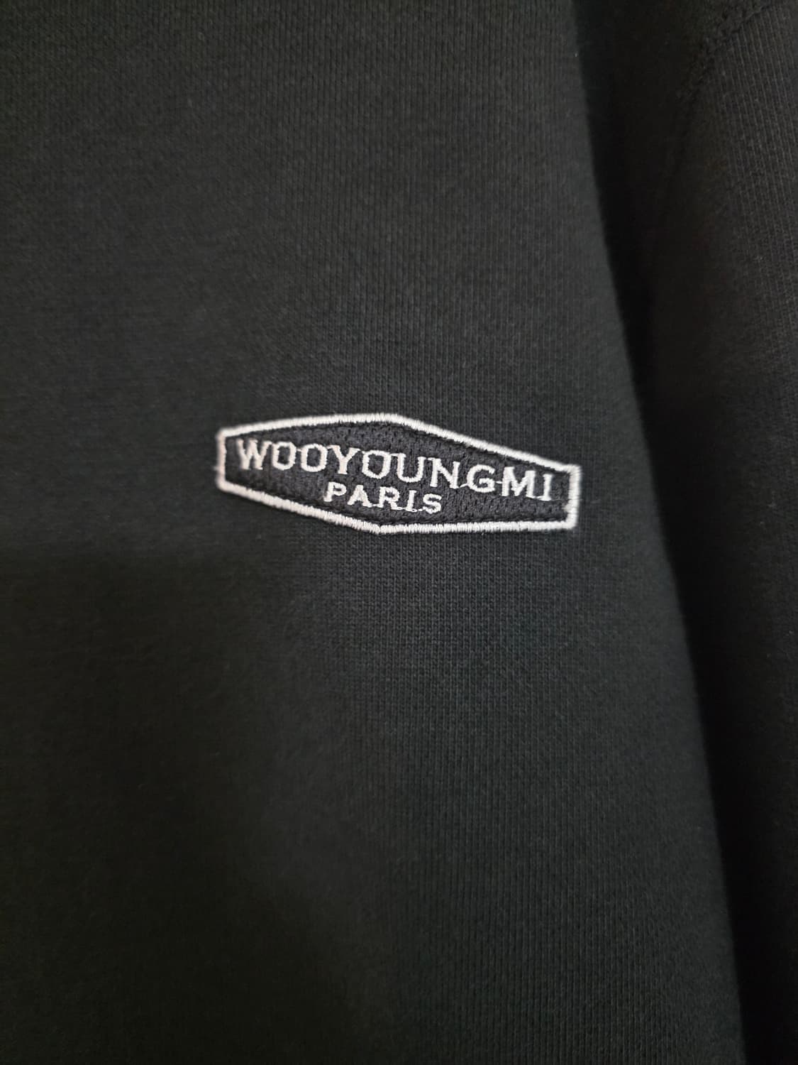 우영미 로고 블랙 후드티 48 상품이미지2