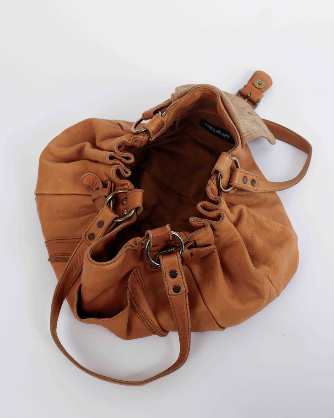[ONE'S HEART] 카멜 레더 링 스트랩 숄더백 상품이미지9