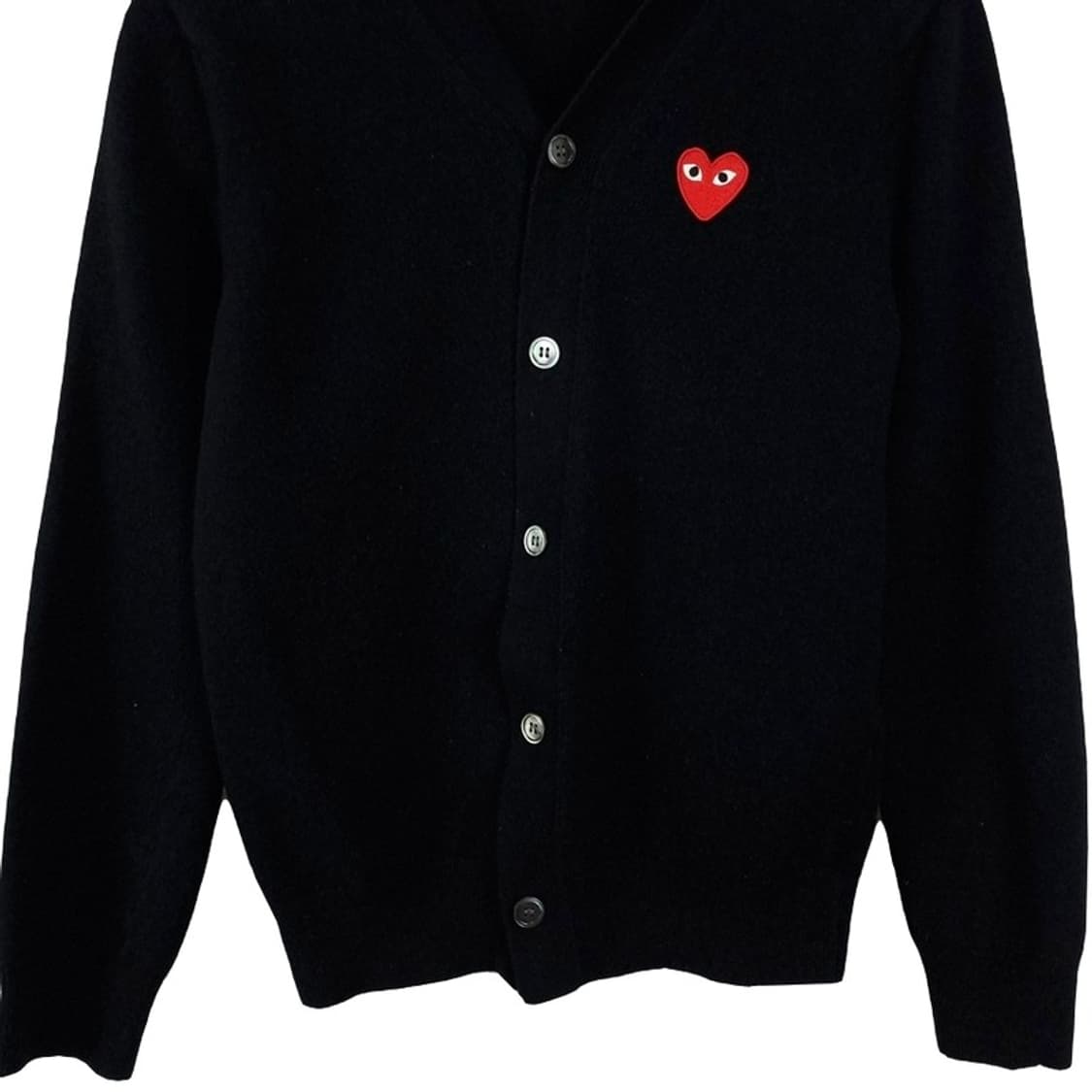 [꼼데가르송] 레드 와펜 브이넥 니트 가디건 블랙 P01531 상품이미지5