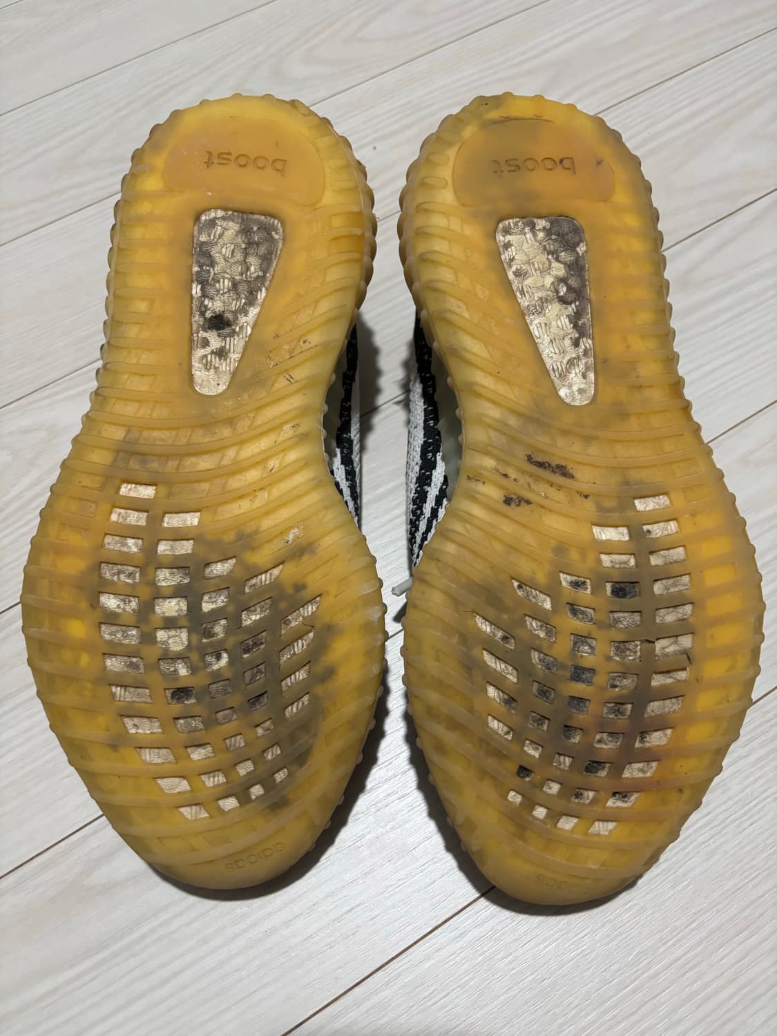 이지부스트 350 V2 지브라 상품이미지3