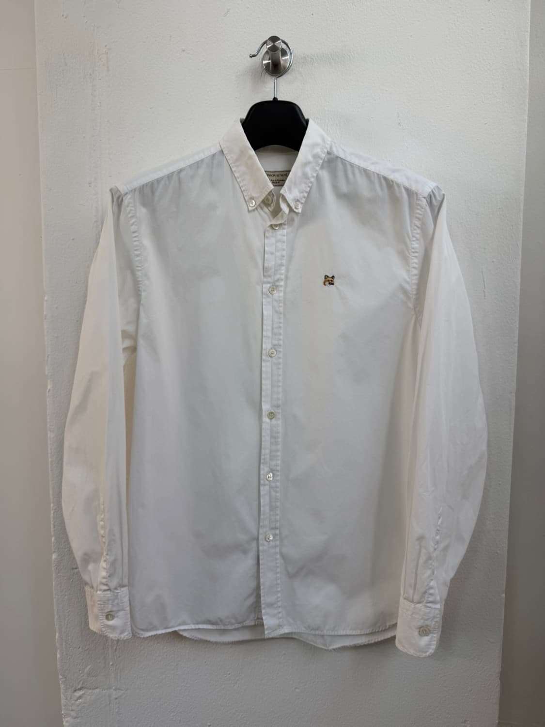 메종 키츠네 폭스 헤드 로고 화이트 셔츠  상품이미지1