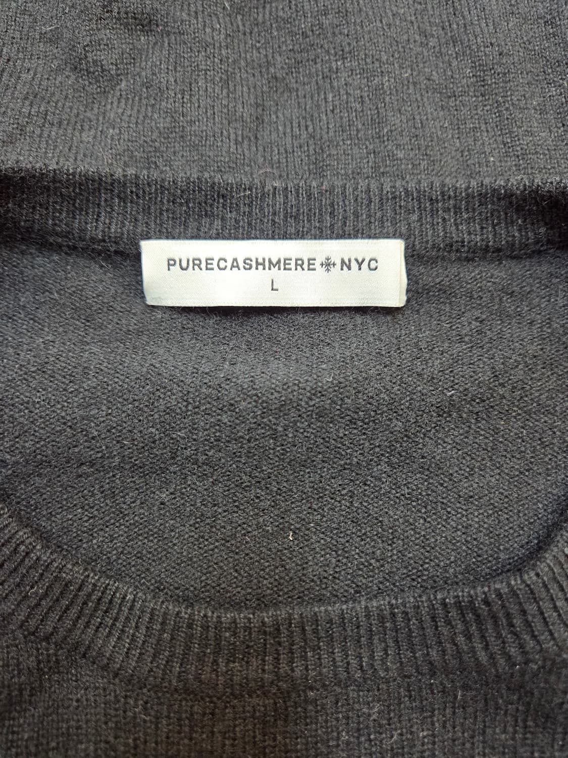PURECASHMERE NYC 검정색 니트, L사이즈입니다. 팔 부분에  상품이미지4