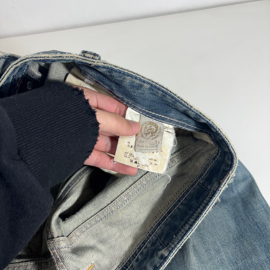 31 디젤 스트레이트핏 디스트로이드 바이커 데님팬츠 상품이미지5