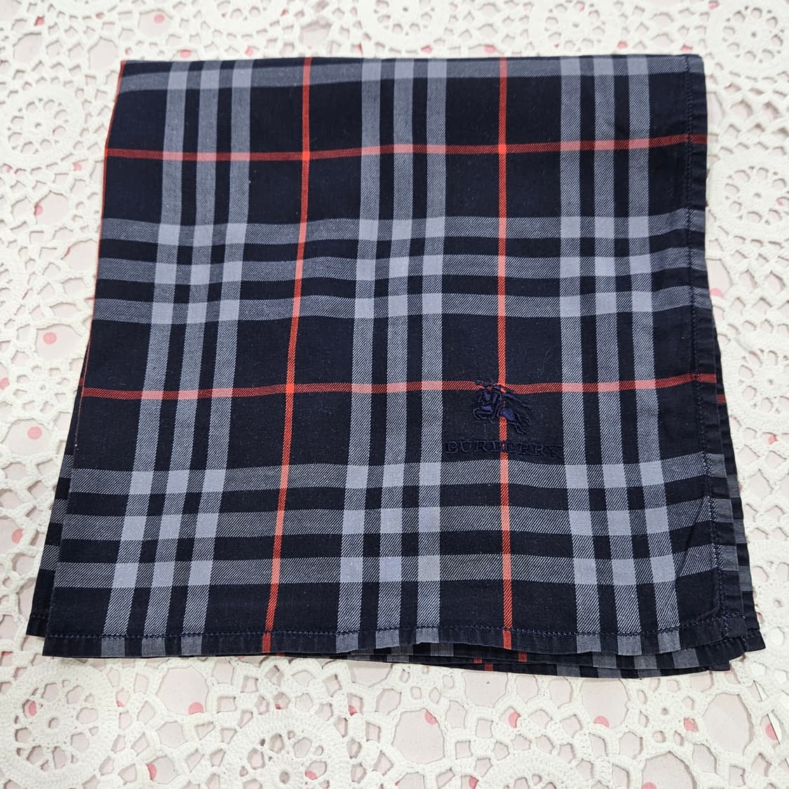 버버리네이비 체크 손수건 상품이미지5