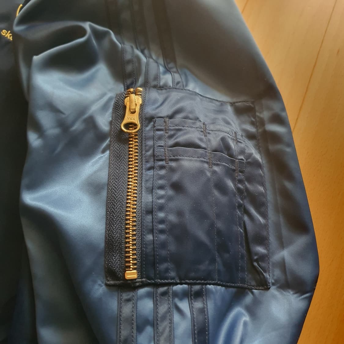 아디다스 스케이트보딩 양면 바시티 블루종 스테디움 트랙탑 항공 MA-1 상품이미지5