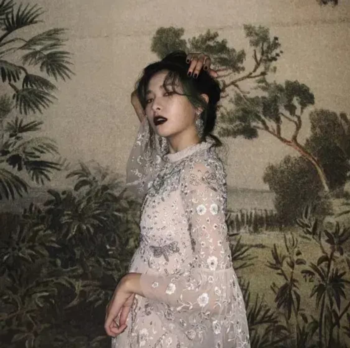 레드벨벳 슬기 싸이코 드레스 니들앤뜨레드 needle&thread 상품이미지4