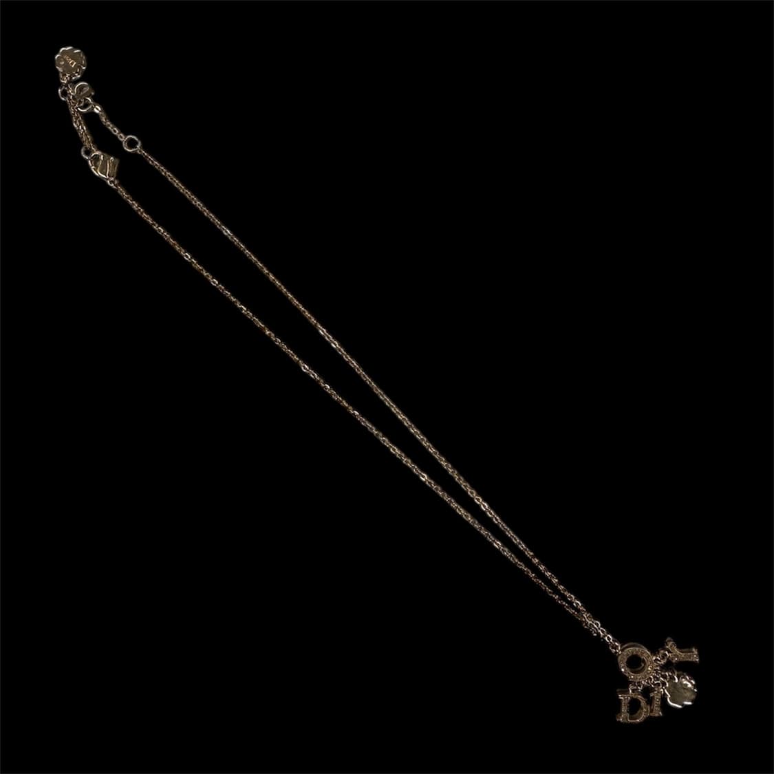 디올 크리스탈 이니셜 참 목걸이 상품이미지3