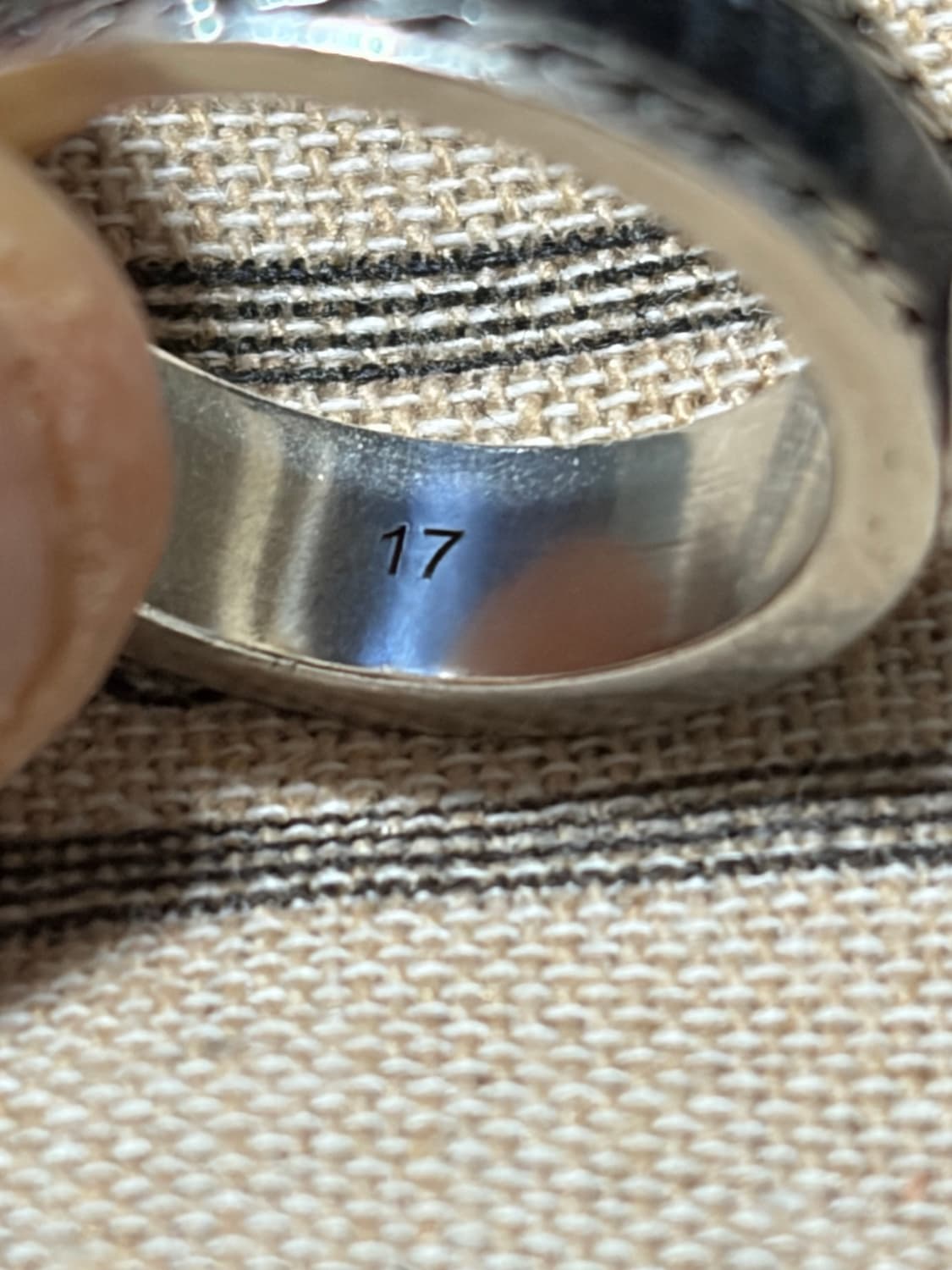 구찌 G 반지 17호 여친과 헤어져 싸게 팝니다.  상품이미지3