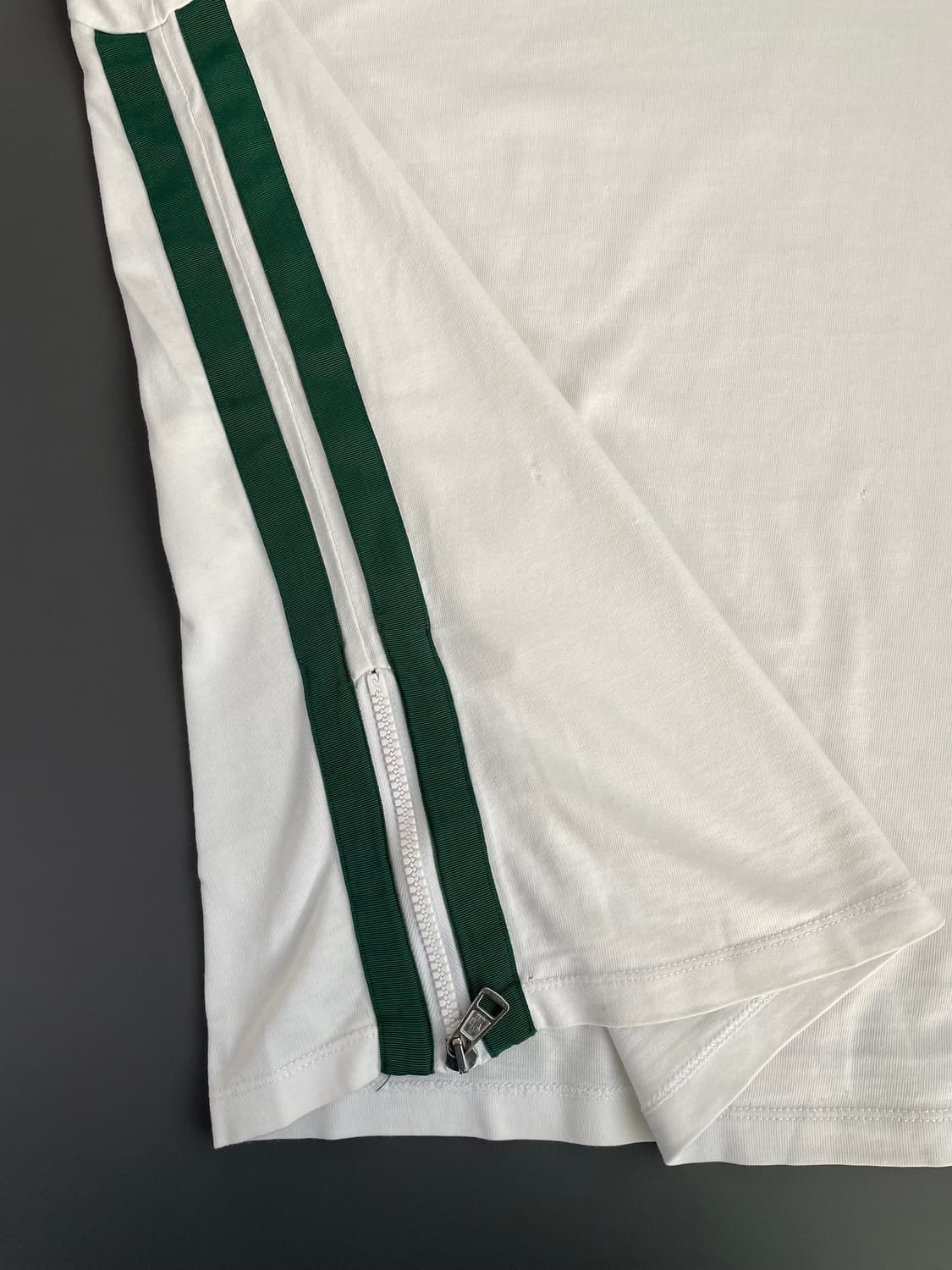 [L] 몽클레어 와펜 패치 사이드 지퍼 반팔 티셔츠 상품이미지7