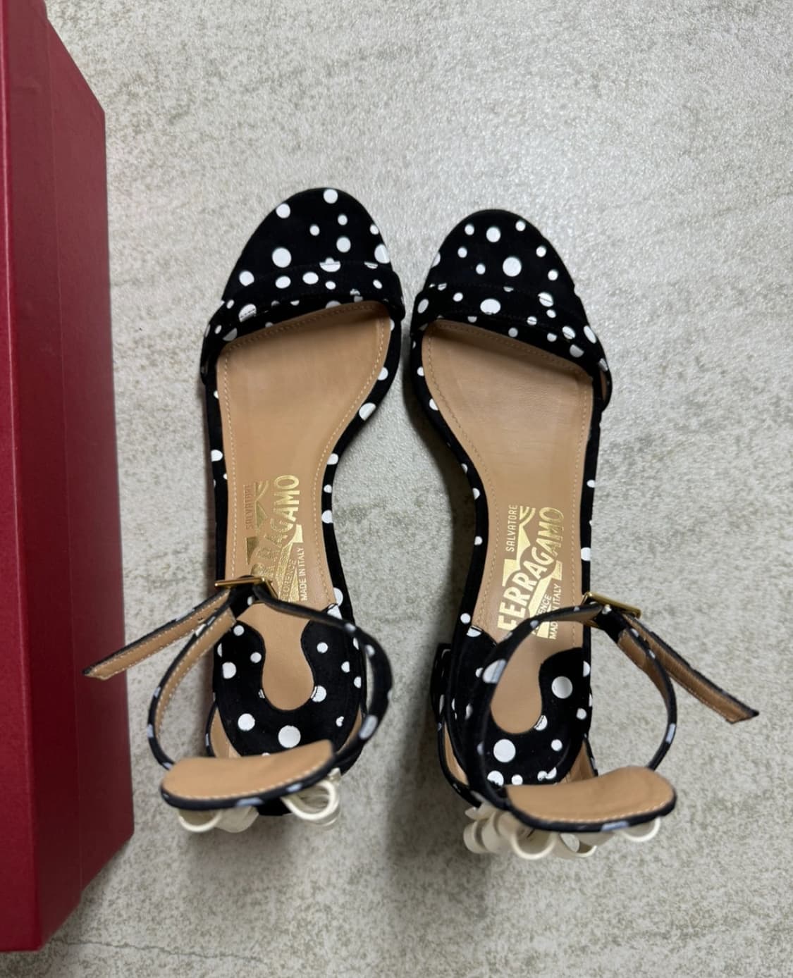 Ferragamo 페레가모 스트랩 도트 샌들 상품이미지3