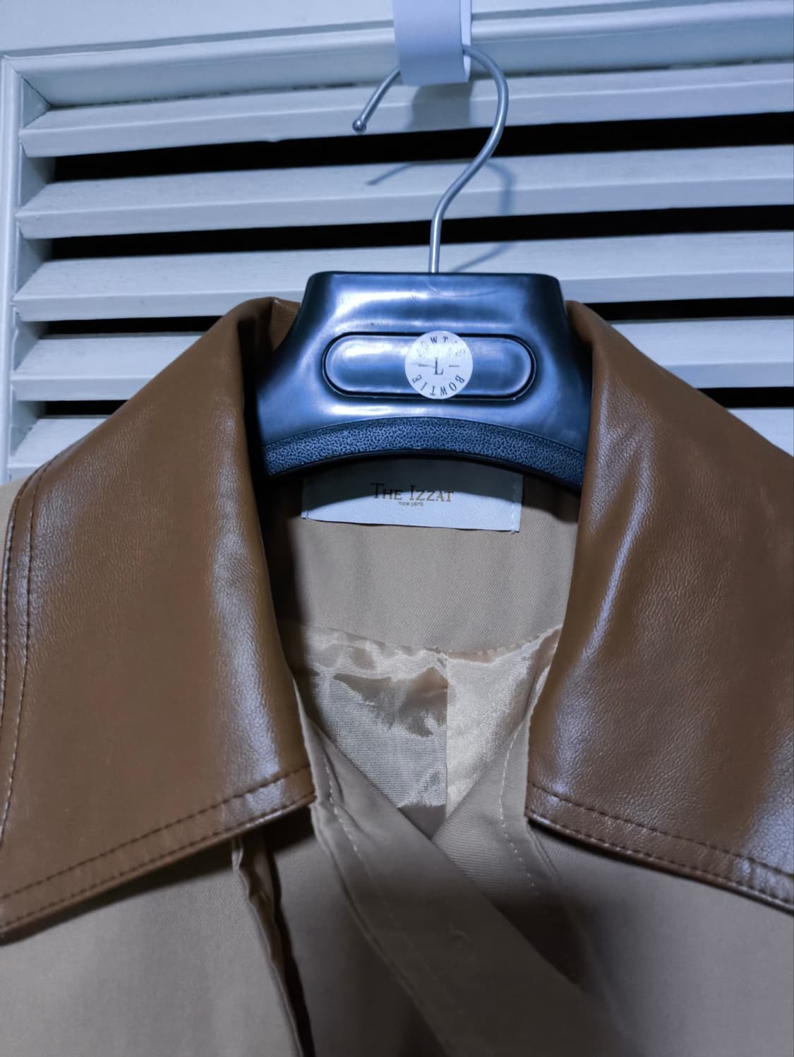 오버핏 F 아이잗 가죽 포인트 코트 상품이미지4