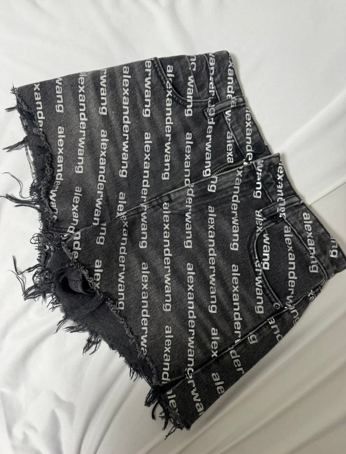 (현재62만) 알렉산더왕 바이트 로고 데님 쇼츠 상품이미지1