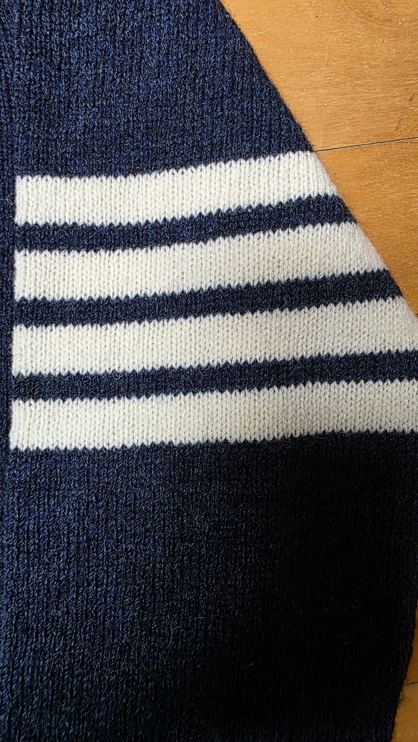 [새상품급,5]톰브라운 셰틀랜드 니트 네이비 상품이미지2