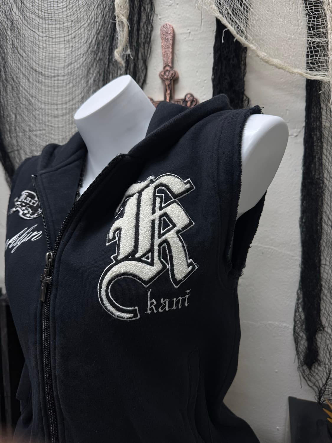 90s Karl kani cross zipper sleeveless ho 상품이미지3