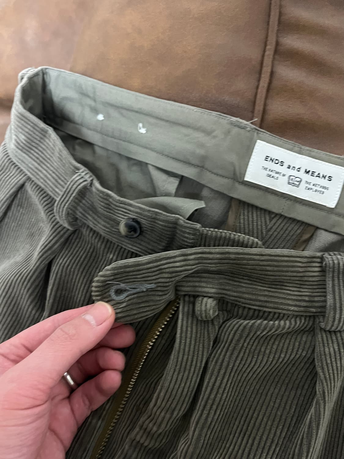 엔즈앤드민즈 그랜파 투턱 트라우처 카키 (L) 상품이미지5