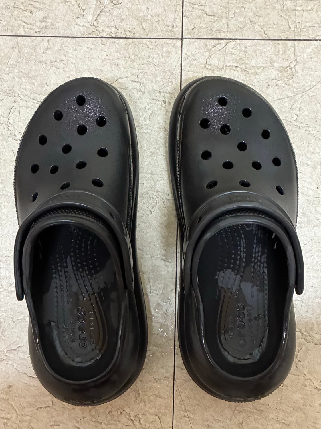 크록스 클래식 크러쉬 클로그 블랙 260 상품이미지3