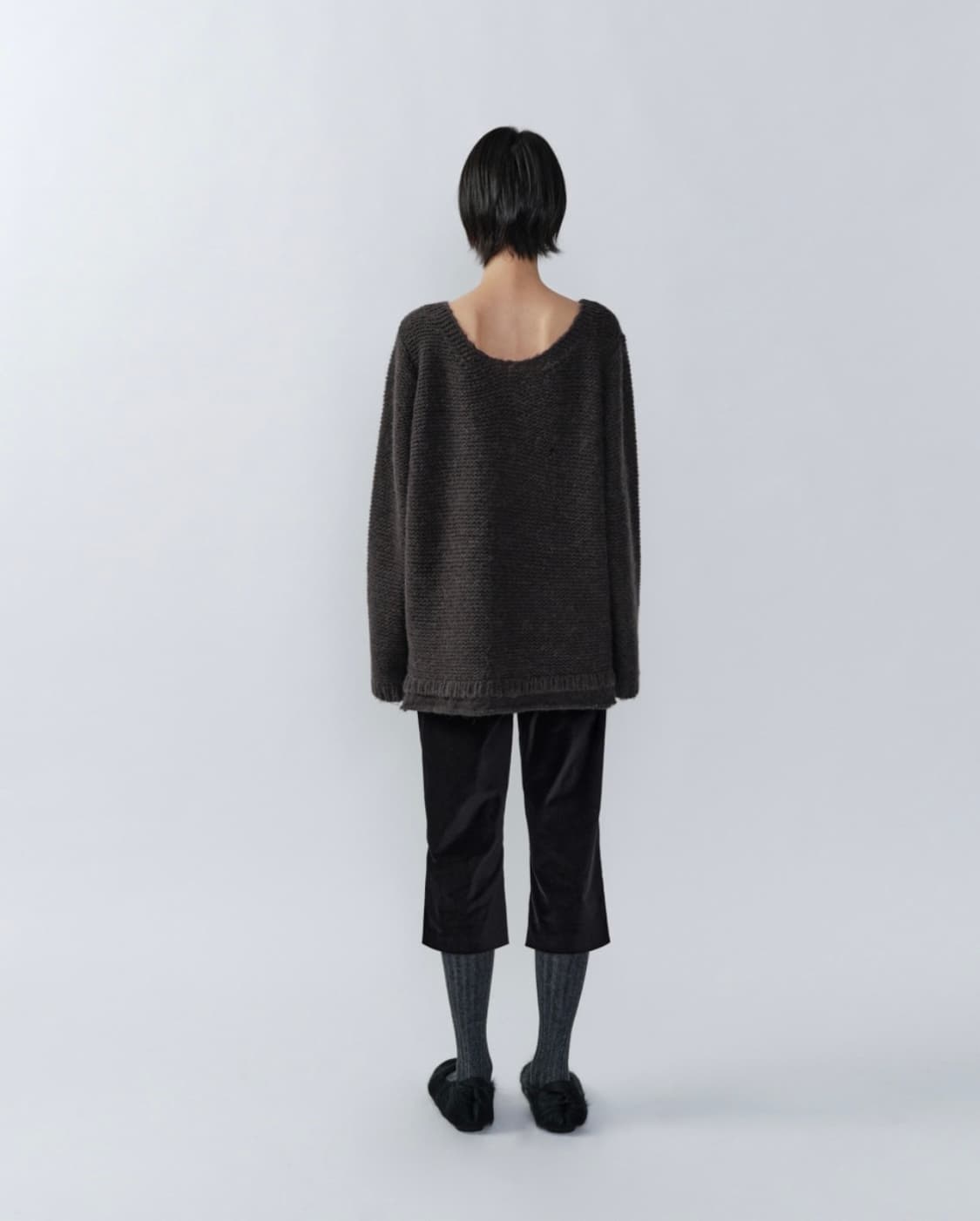 이어닝 yearning - FRONTBACK LOOSE NECK KNIT 상품이미지6