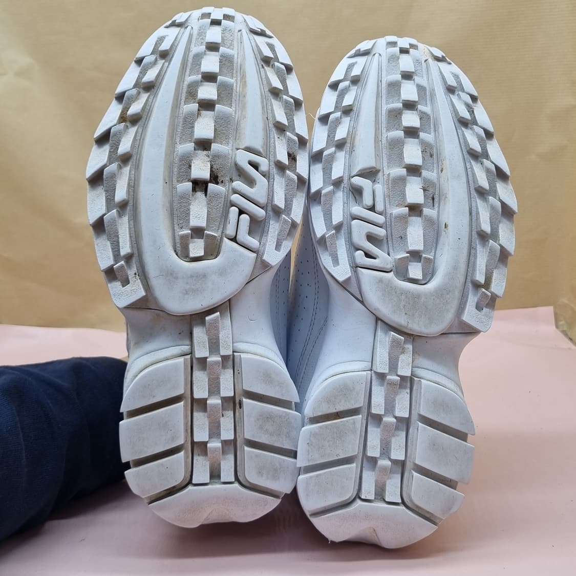 휠라 디스럽터2 여성운동화245  상품이미지3