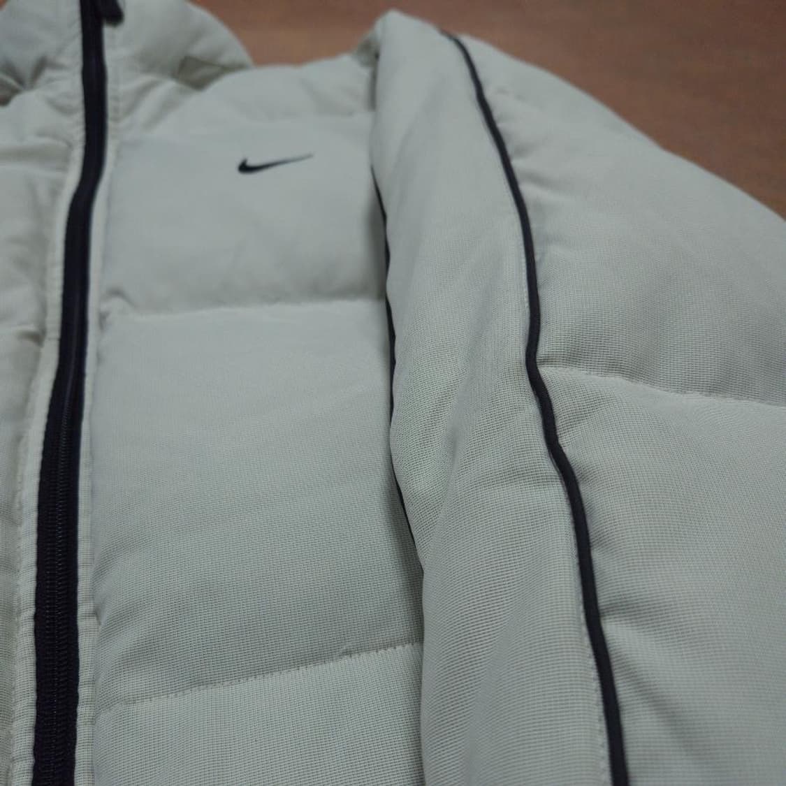 바배) 나이키 올드스쿨 00s 오트밀베이지 뉴챔프 스우시 패딩 상품이미지2