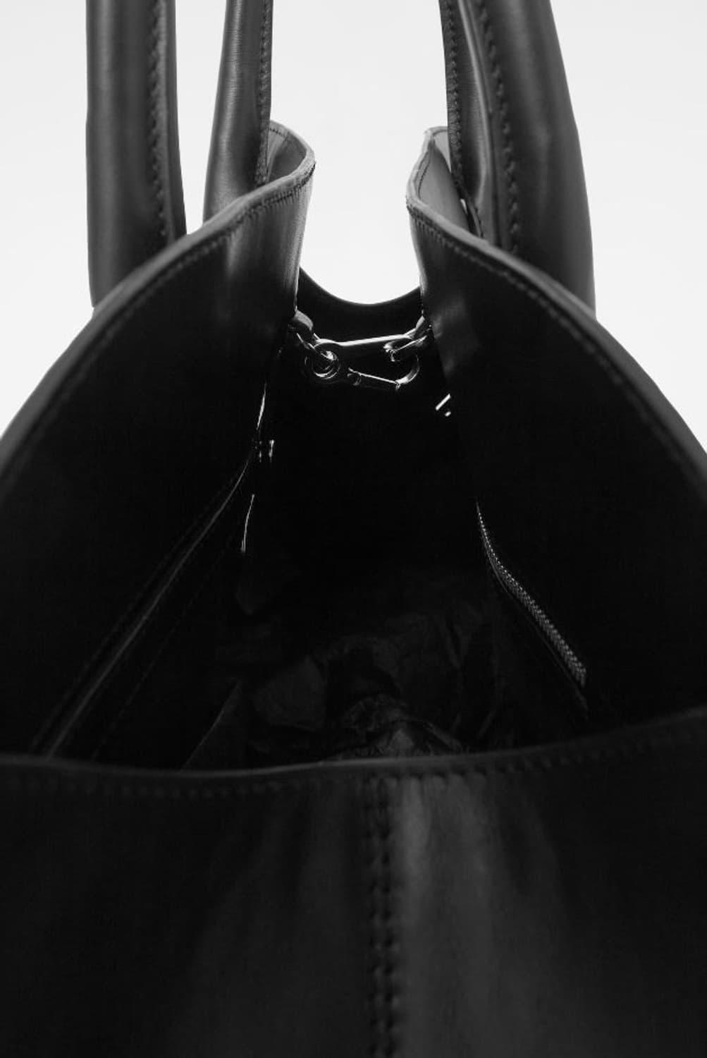 COS 코스 볼링백 레더 블랙 상품이미지3