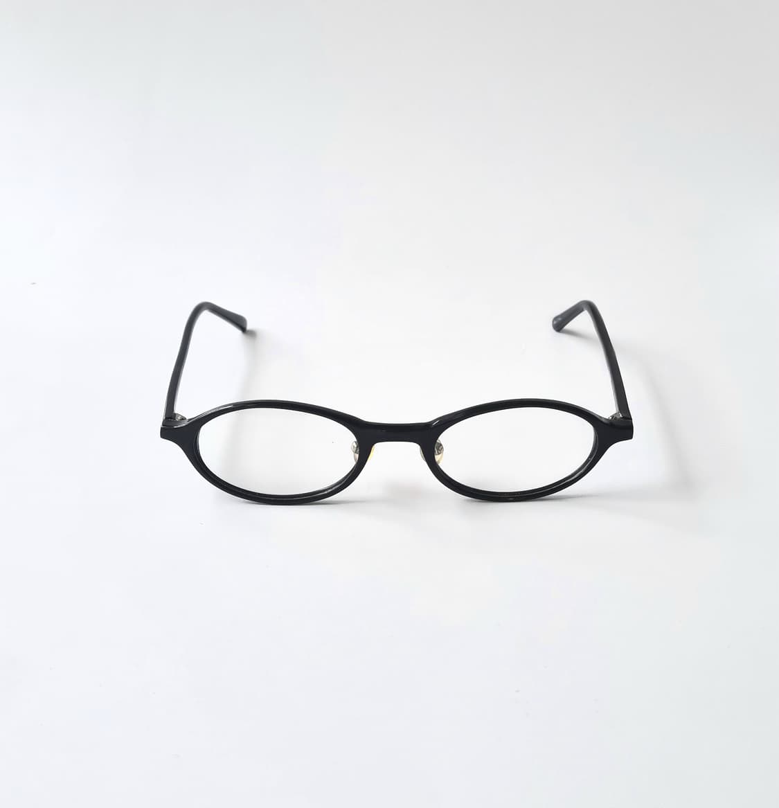 데드스탁 코받침있는 오벌쉐입 뿔테 안경테 상품이미지3