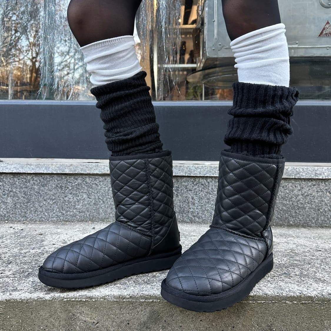 2000s 블랙 퀼팅 가죽 어그 부츠 상품이미지1