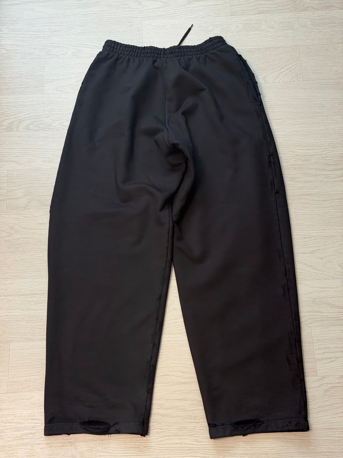 발렌시아가 배기 스웨트 스웻 팬츠 블랙 상품이미지4