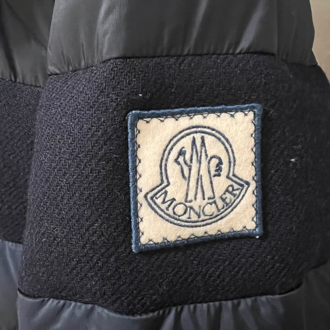 몽클레어 금장 감마블루 패딩 2사이즈 상품이미지2