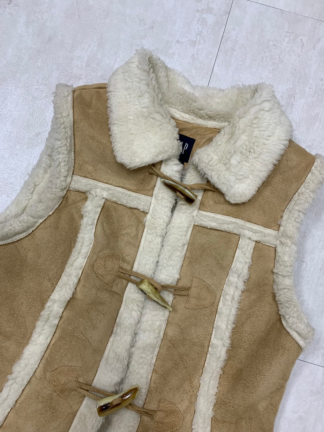 GAP 베이지 스웨이드 베스트 상품이미지2