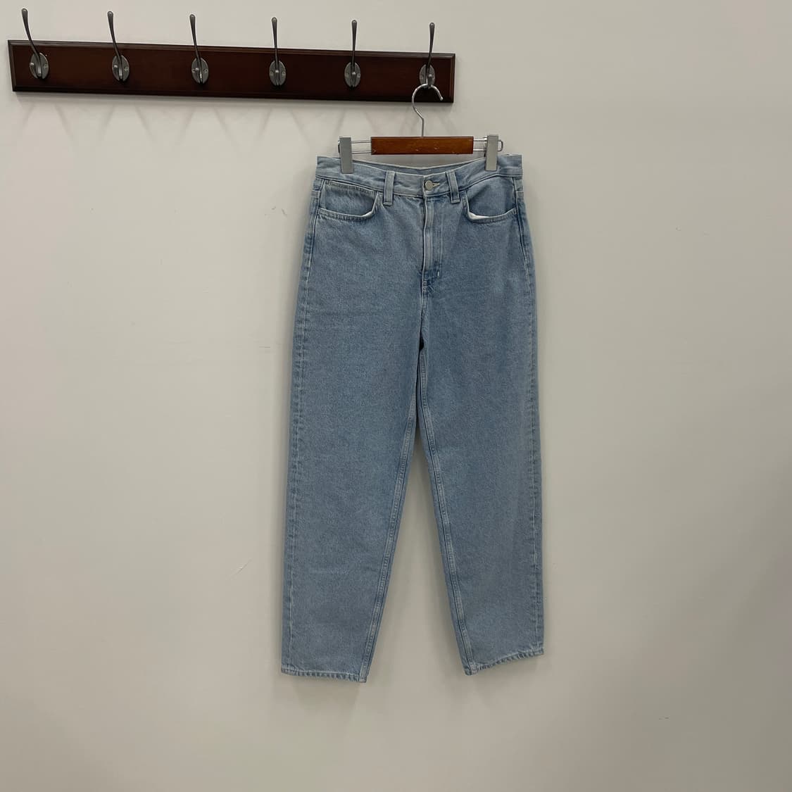 COS 코스 릴렉스핏 하이라이즈 연청 데님 팬츠 상품이미지1