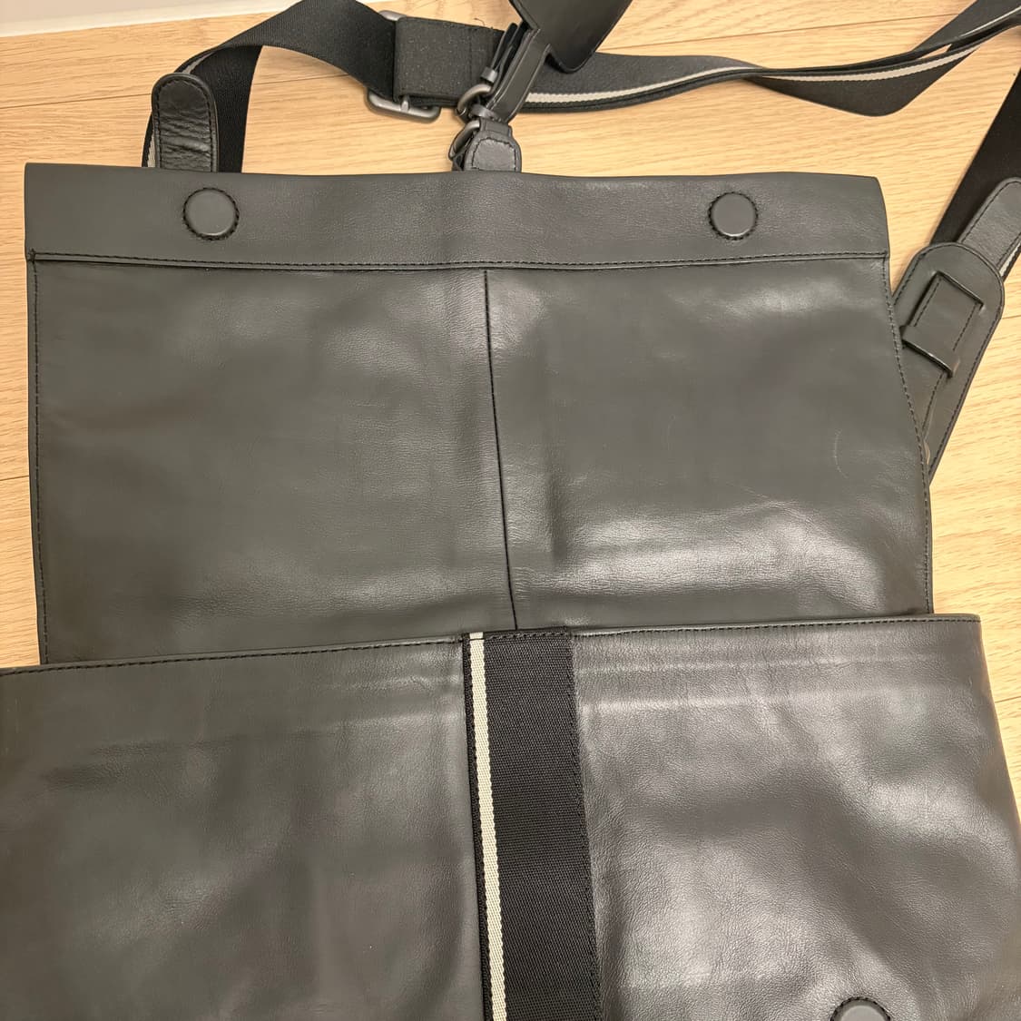 휴고 보스 남성 가죽 크로스백 숄더백 (가방) 상품이미지10