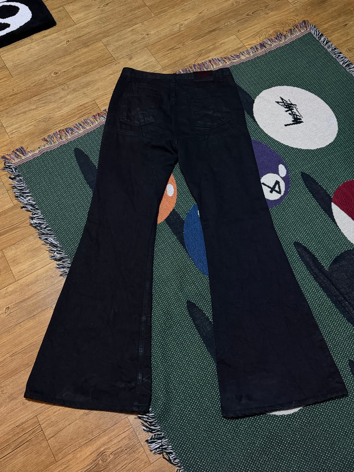 [1] 에모스탠스클럽 펜타그램 플레어진 상품이미지3