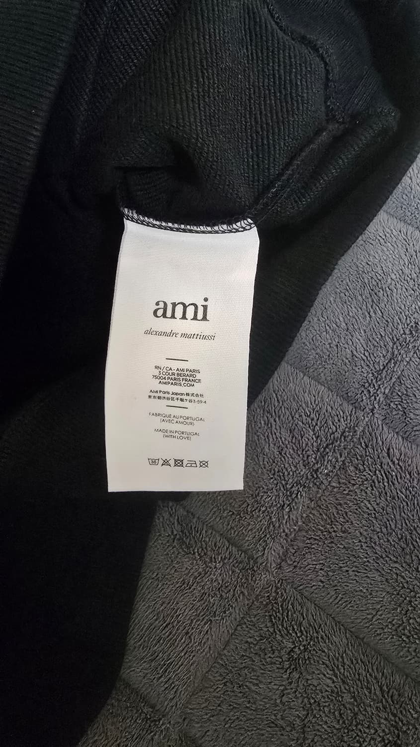 아미 스몰하트 로고 후드티
블랙 XL사이즈(국내105) 상품이미지5