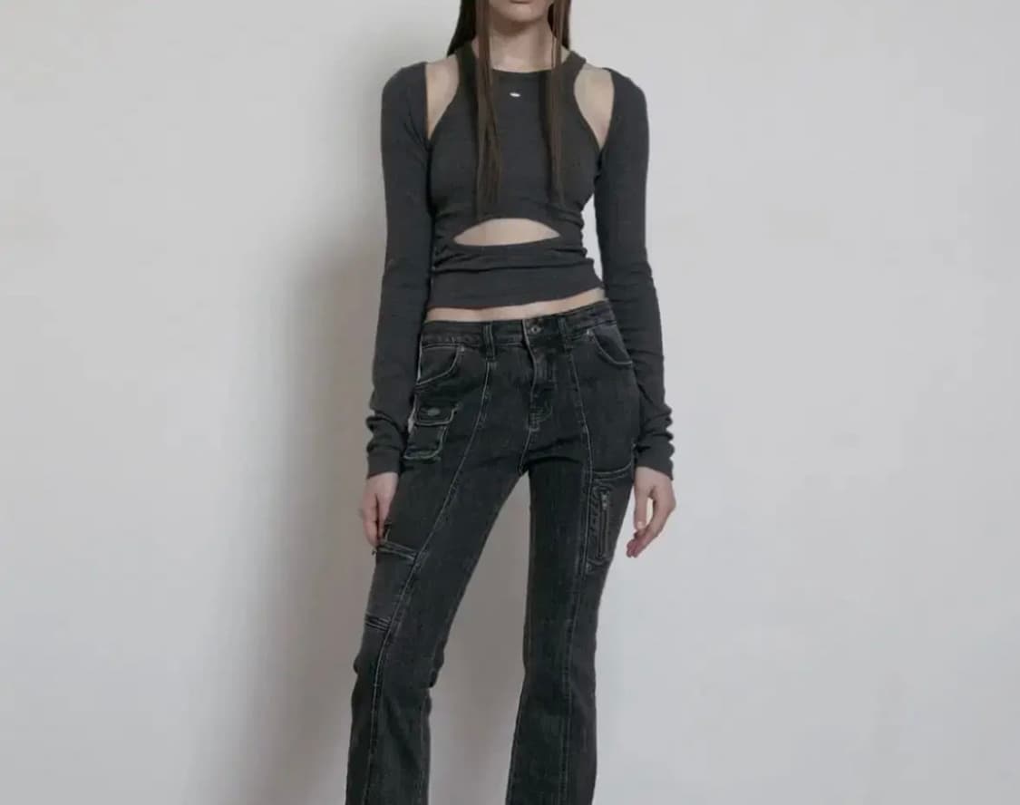 보헤미안서울 컷아웃 레이어드 리브드 탑 차콜 상품이미지1