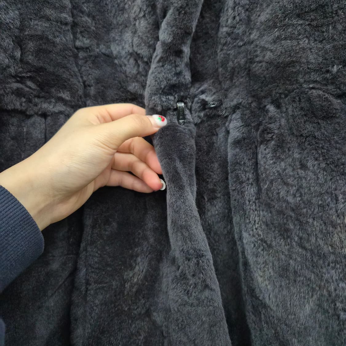 셀린느 밍크 롱 코트 블랙 여성 FREE 상품이미지3