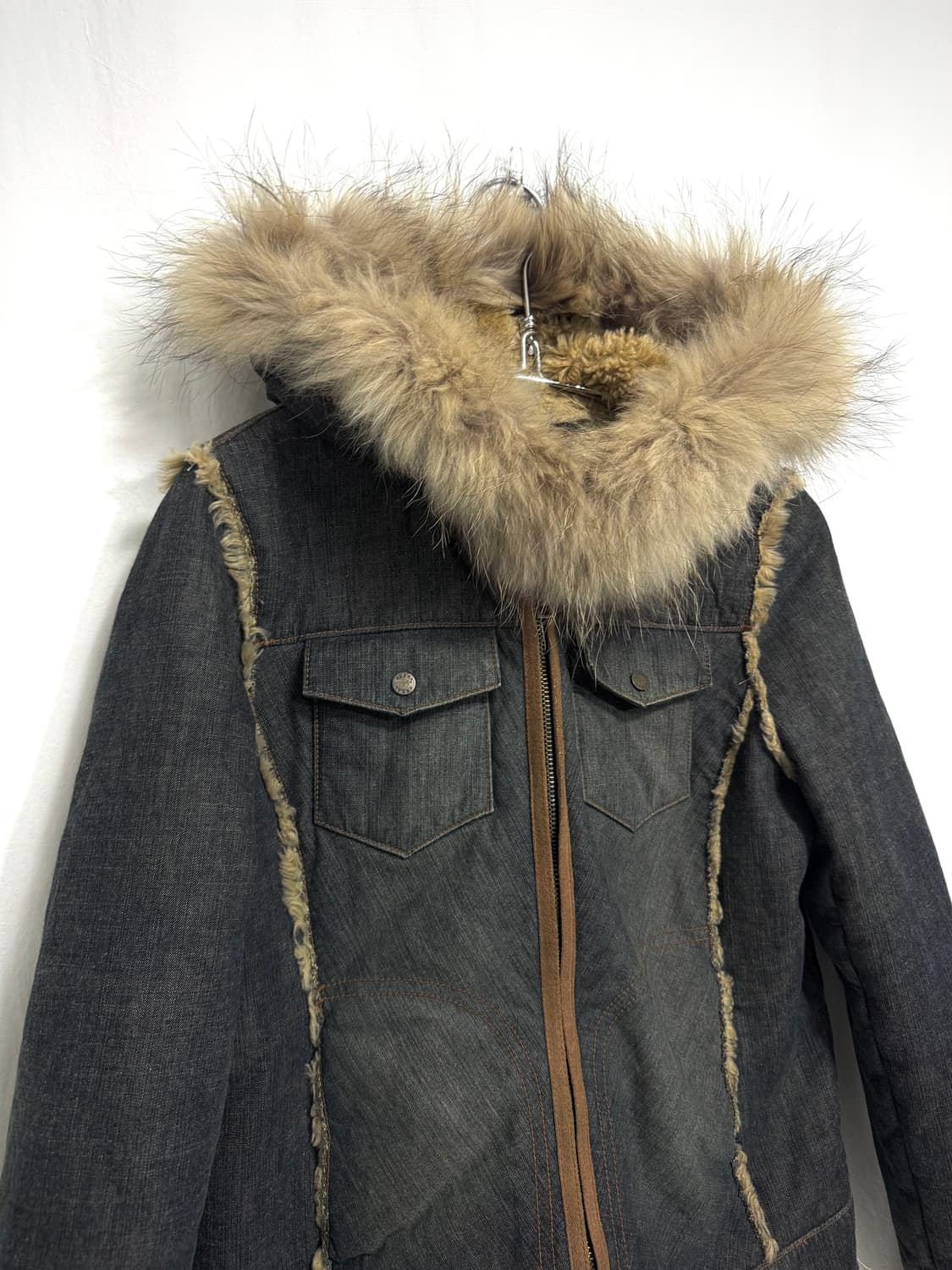 Fur-Trimmed Denim Jacket  상품이미지4