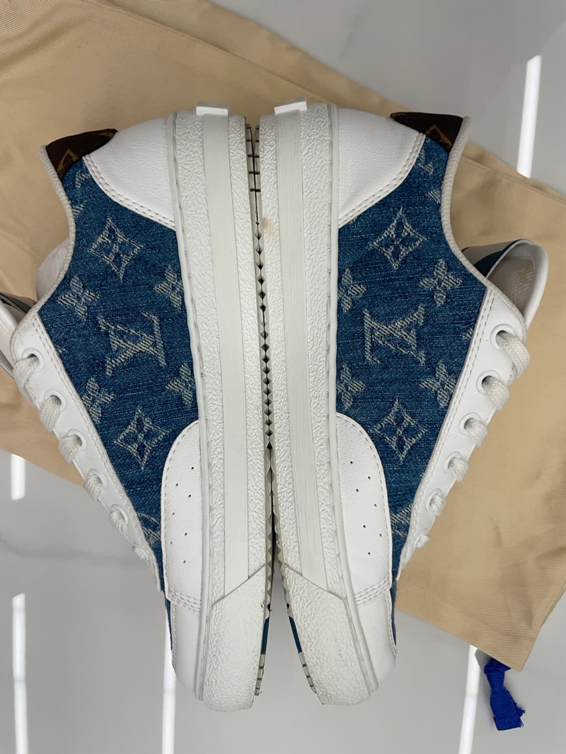 (37) 루이비통 찰리 여성 스니커즈 상품이미지3